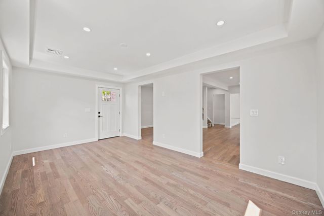 106 Nugent Street, New Hyde Park, NY 11040