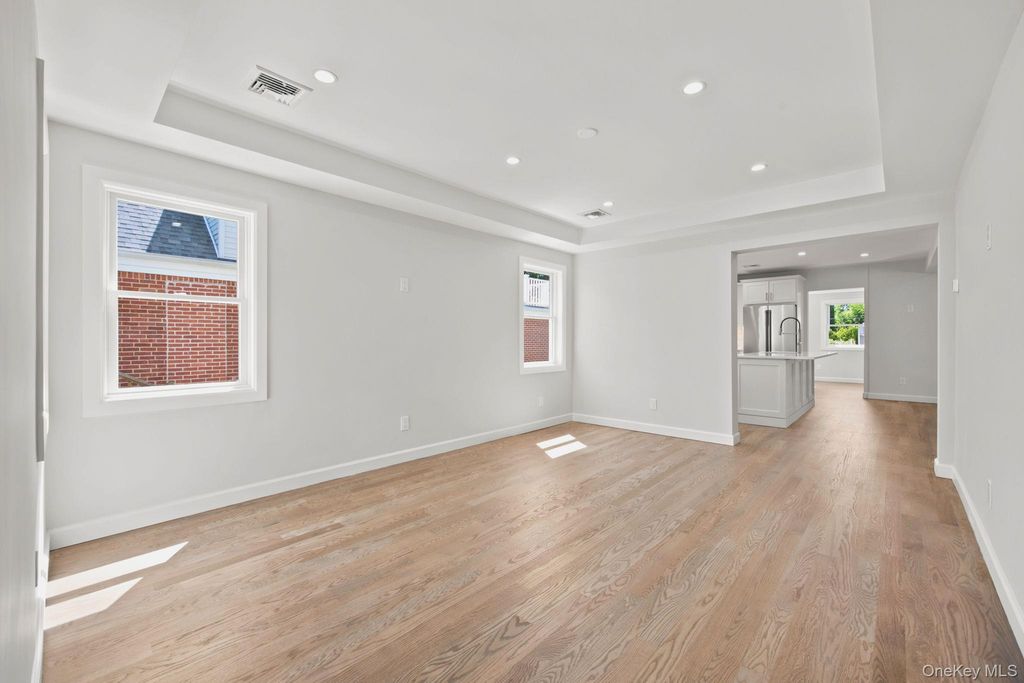 106 Nugent Street, New Hyde Park, NY 11040 — photo 3