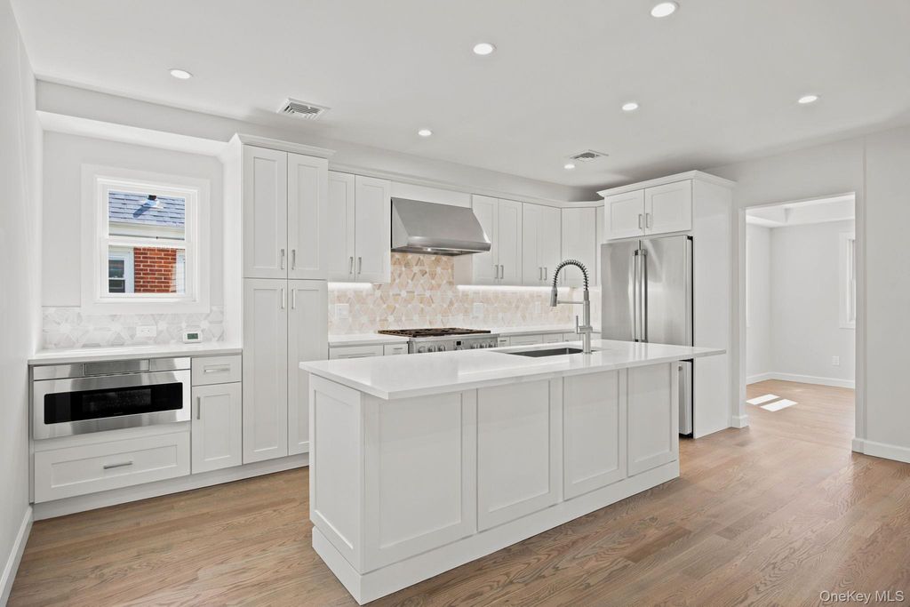 106 Nugent Street, New Hyde Park, NY 11040 — photo 5