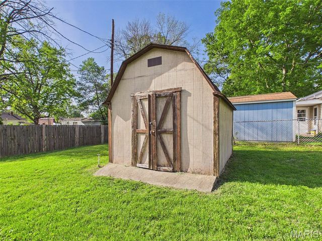 5 Saint Clair Lake Drive, Swansea, IL 62226
