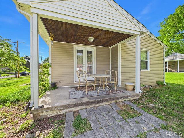 5 Saint Clair Lake Drive, Swansea, IL 62226