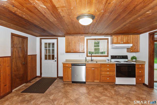 150 Paper Mill Road, Lisbon, CT 06351