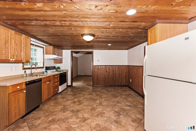 150 Paper Mill Road, Lisbon, CT 06351