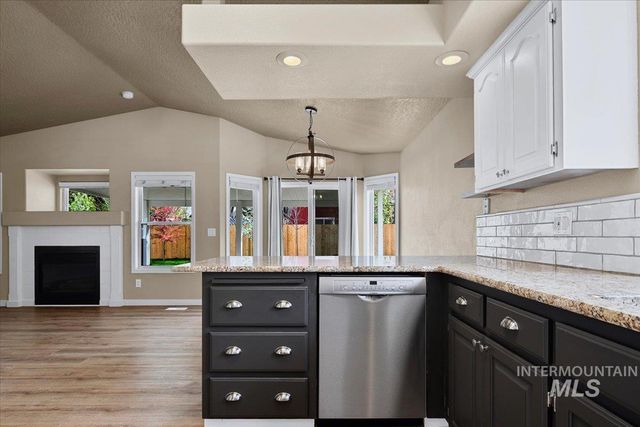 3824 W Aspen Creek Ct, Meridian, ID 83642