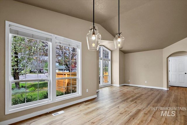 3824 W Aspen Creek Ct, Meridian, ID 83642