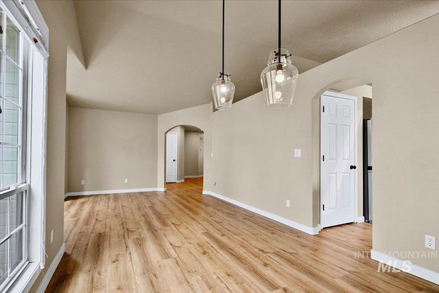 3824 W Aspen Creek Ct, Meridian, ID 83642