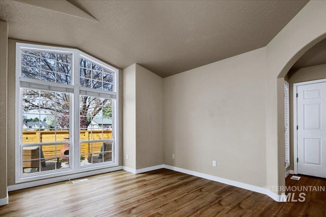 3824 W Aspen Creek Ct, Meridian, ID 83642