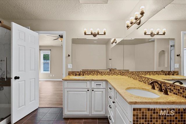 3824 W Aspen Creek Ct, Meridian, ID 83642