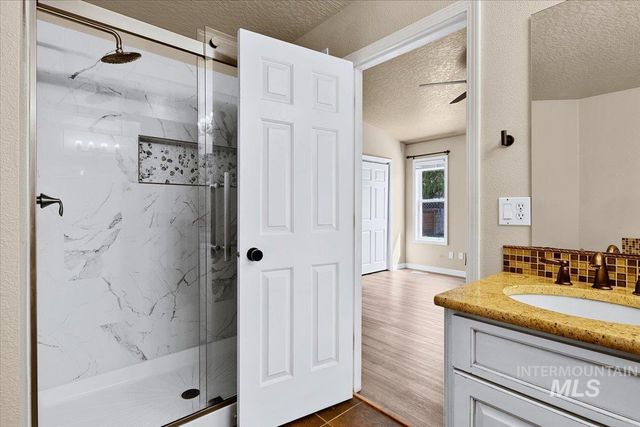 3824 W Aspen Creek Ct, Meridian, ID 83642