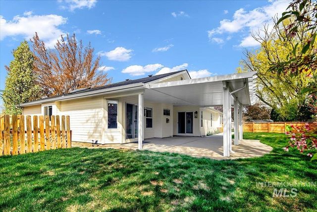 3824 W Aspen Creek Ct, Meridian, ID 83642