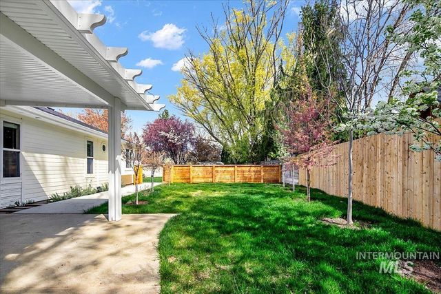 3824 W Aspen Creek Ct, Meridian, ID 83642