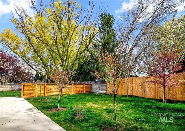 3824 W Aspen Creek Ct, Meridian, ID 83642