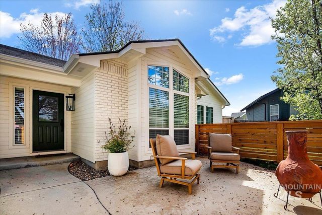 3824 W Aspen Creek Ct, Meridian, ID 83642