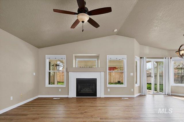 3824 W Aspen Creek Ct, Meridian, ID 83642