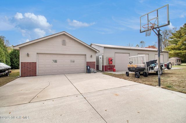 13925 Sherman White Road, Swanton, OH 43558