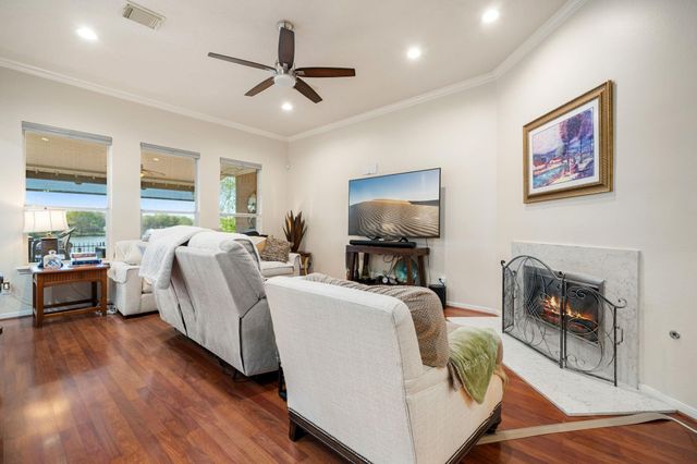 1519 Roaring Springs Lane, Pasadena, TX 77586