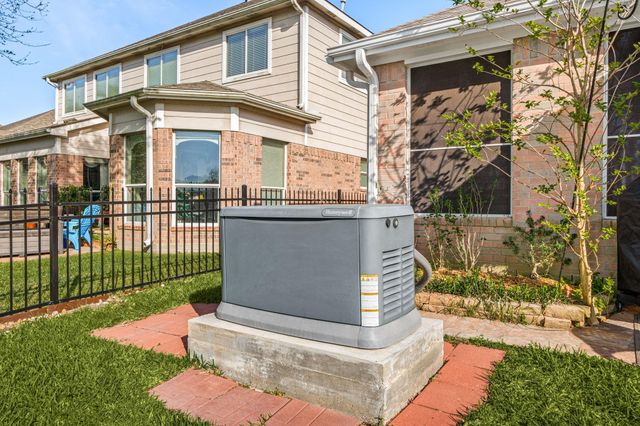 1519 Roaring Springs Lane, Pasadena, TX 77586