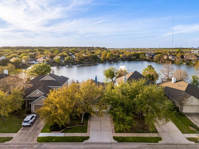 1519 Roaring Springs Lane, Pasadena, TX 77586