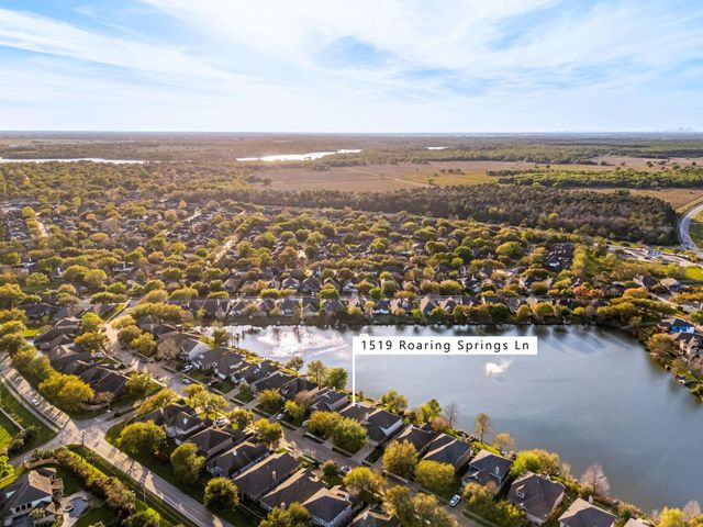 1519 Roaring Springs Lane, Pasadena, TX 77586