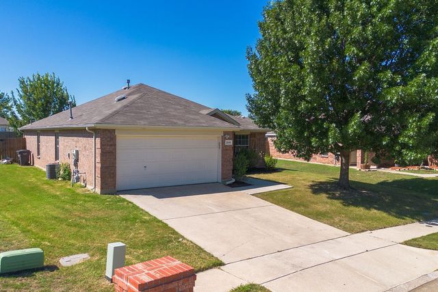 1245 Mountain Peak Drive, Fort Worth, TX 76052