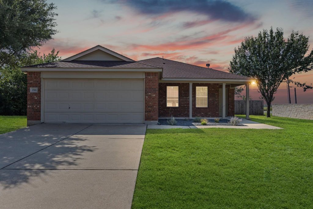 1516 Paint Brush DR, Lockhart, TX 78644