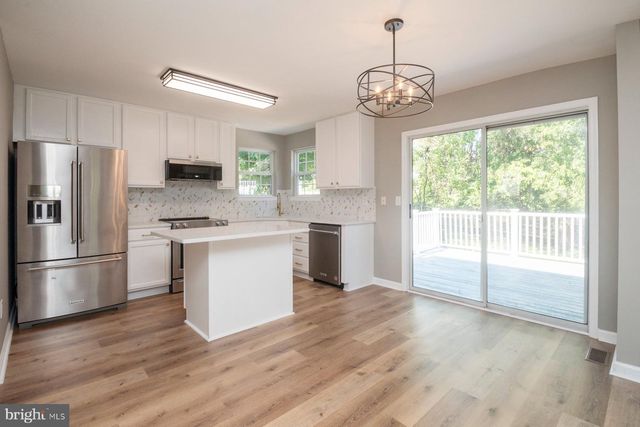 1214 MARKHAM LN, Pasadena, MD 21122