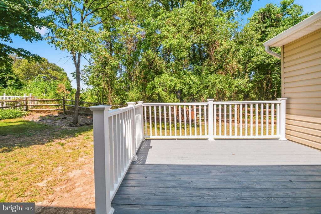Image 35 of property listing at 1214 MARKHAM LN, Pasadena, MD 21122