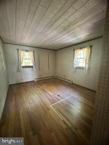 1482 HILLTOP RD, Leesport, PA 19533