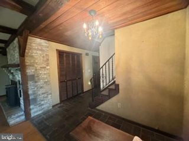 1482 HILLTOP RD, Leesport, PA 19533