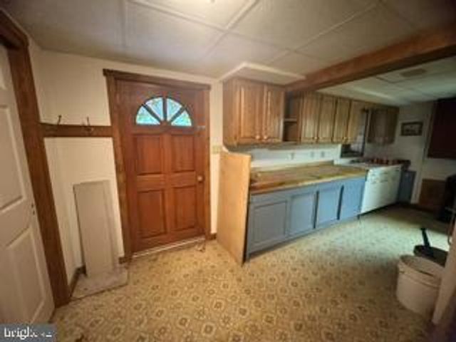 1482 HILLTOP RD, Leesport, PA 19533