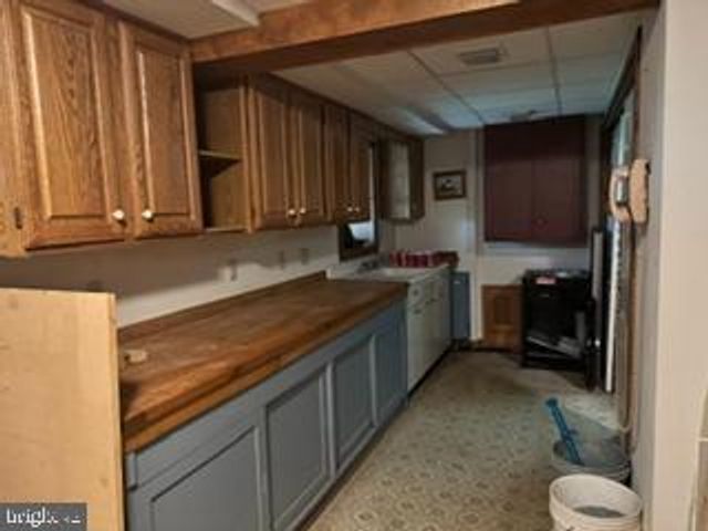 1482 HILLTOP RD, Leesport, PA 19533
