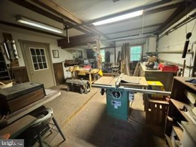 1482 HILLTOP RD, Leesport, PA 19533