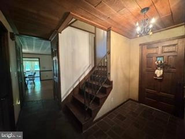 1482 HILLTOP RD, Leesport, PA 19533