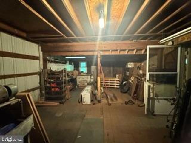 1482 HILLTOP RD, Leesport, PA 19533