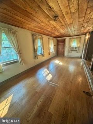 1482 HILLTOP RD, Leesport, PA 19533