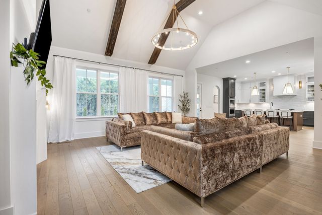 1012 Sinatra Dr, Nolensville, TN 37135