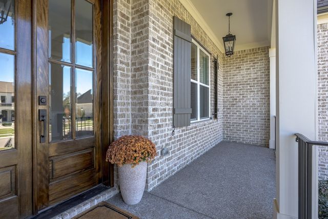 1012 Sinatra Dr, Nolensville, TN 37135