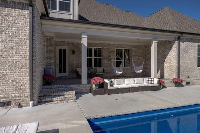 1012 Sinatra Dr, Nolensville, TN 37135