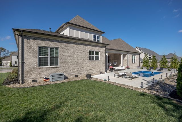 1012 Sinatra Dr, Nolensville, TN 37135