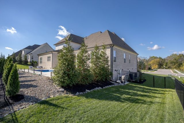 1012 Sinatra Dr, Nolensville, TN 37135