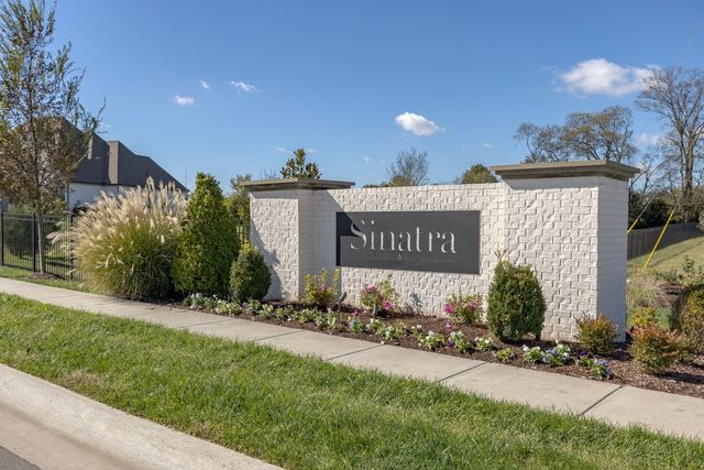 1012 Sinatra Dr, Nolensville, TN 37135