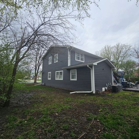 128 Essex Road, Elk Grove Village, IL 60007