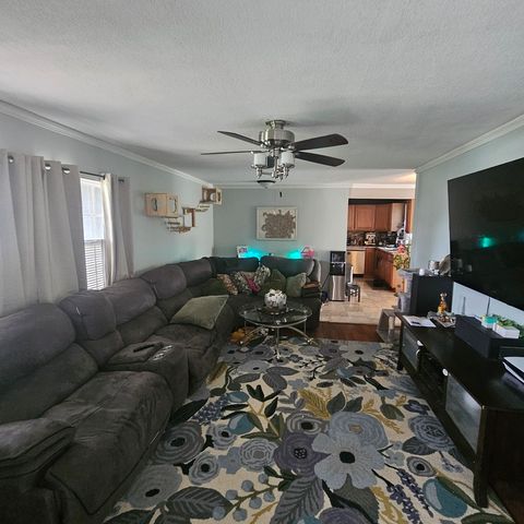 128 Essex Road, Elk Grove Village, IL 60007