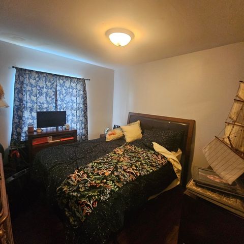 128 Essex Road, Elk Grove Village, IL 60007