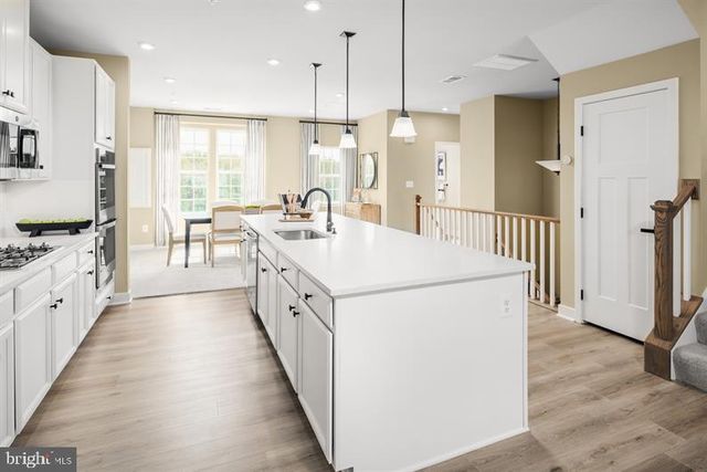 224 LAWNDALE DRIVE #1011B, Bowie, MD 20716