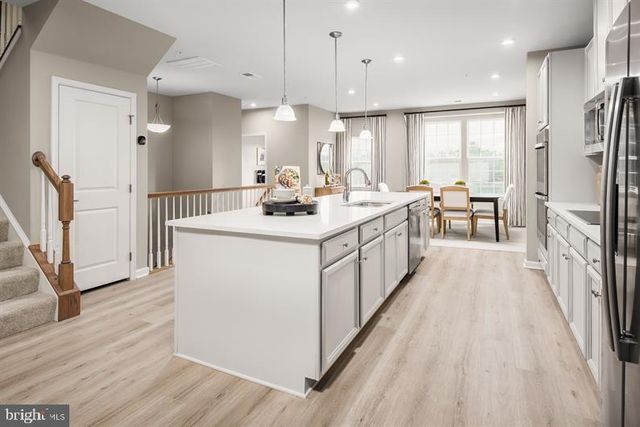 224 LAWNDALE DRIVE #1011B, Bowie, MD 20716