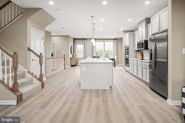 224 LAWNDALE DRIVE #1011B, Bowie, MD 20716