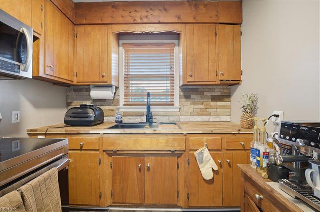 3521 Essex CIR, Norfolk, VA 23513