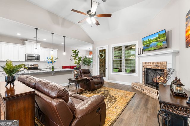 208 Susannes Retreat, Perry, GA 31069
