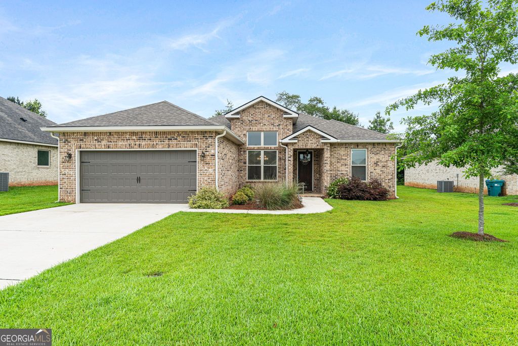 208 Susannes Retreat, Perry, GA 31069